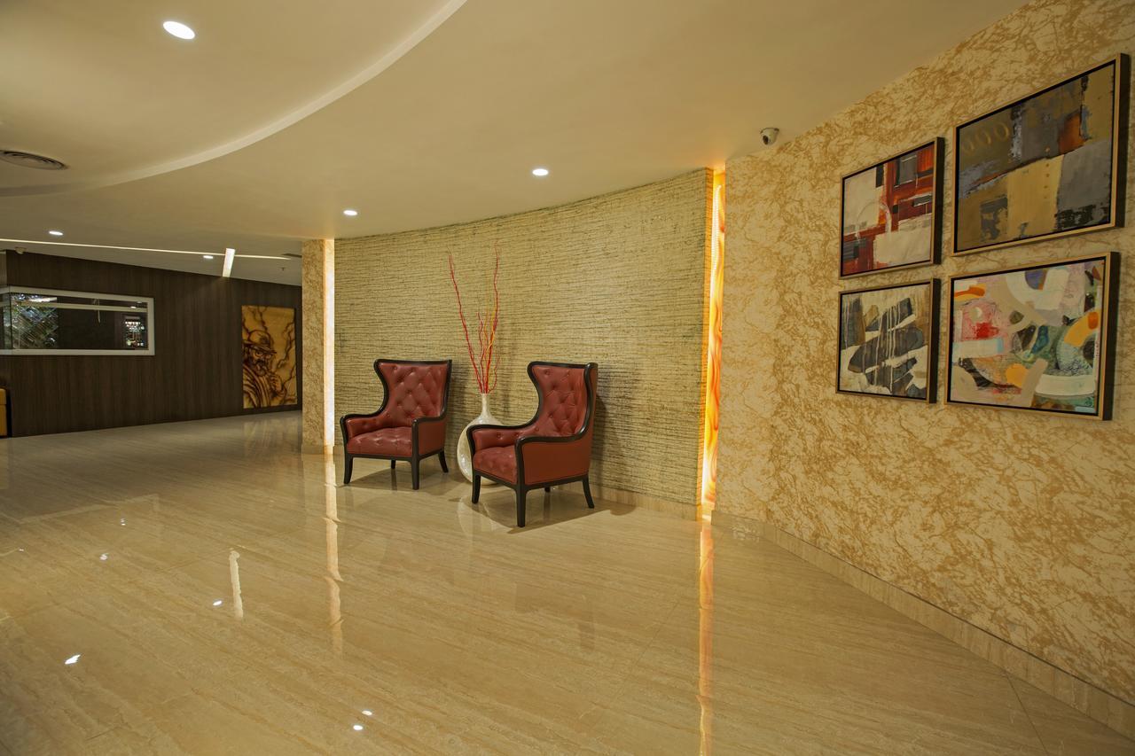 M Crown Hotel Shillong Exteriör bild
