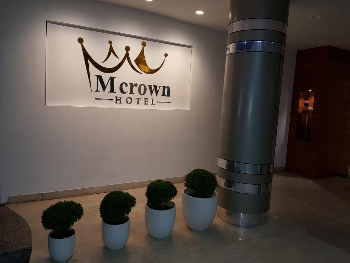 M Crown Hotel Shillong Exteriör bild