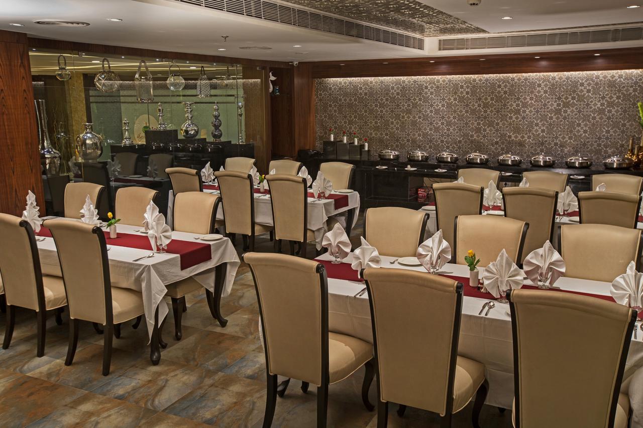 M Crown Hotel Shillong Exteriör bild