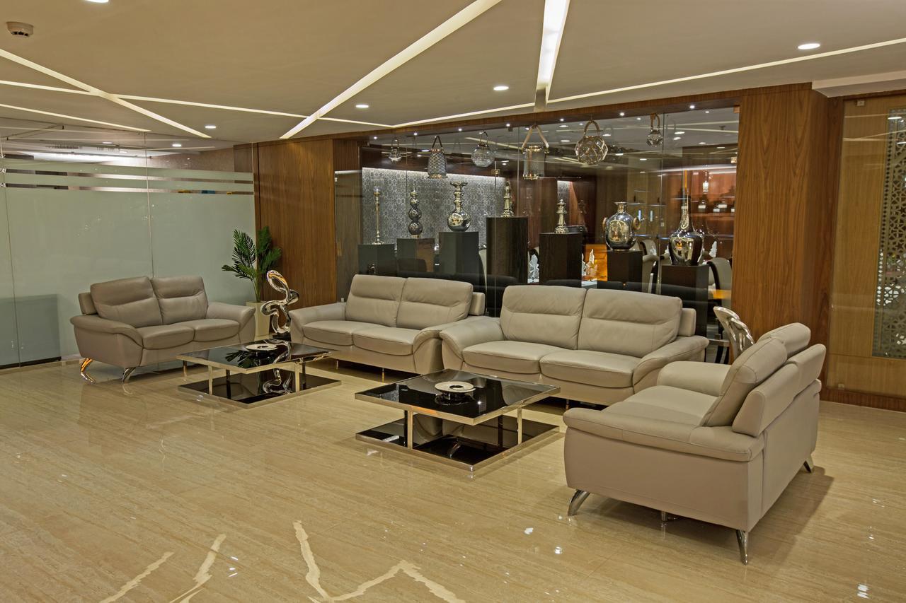 M Crown Hotel Shillong Exteriör bild